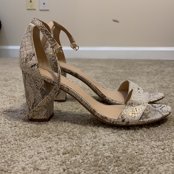 BRAND NEW KELLY & KATIE SNAKE PRINT HEELS - Picture 2 of 4